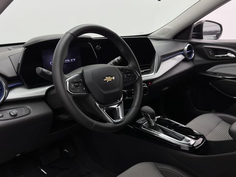 Used 2026 Chevrolet Trax LT w/ Driver Confidence Package FWD image 11