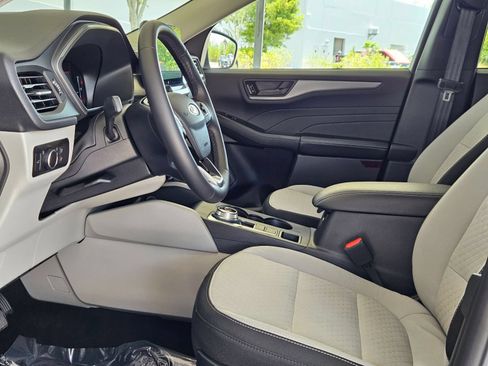 Used 2025 Ford Escape Active w/ Tech Pack #1 FWD image 22