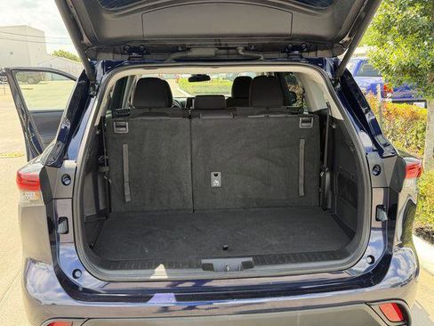 Certified 2025 Toyota Highlander LE image 24
