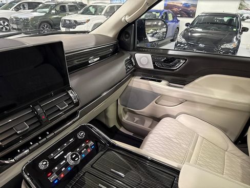 Certified 2024 Lincoln Navigator L Black Label AWD/4WD image 19