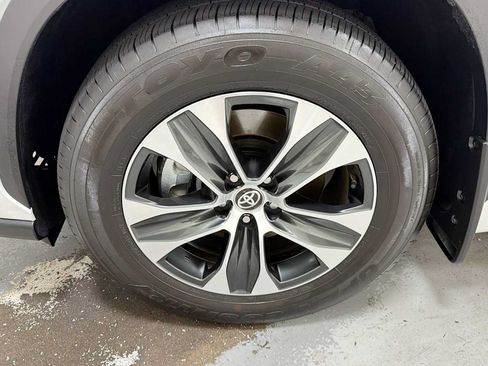 Certified 2026 Toyota Highlander XLE AWD/4WD image 10