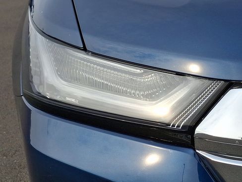 Certified 2023 Chevrolet Traverse LT image 9