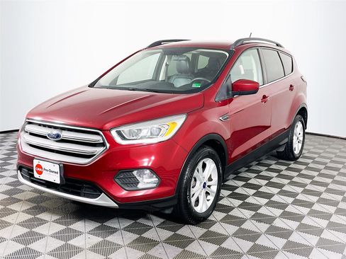 Used 2018 Ford Escape SEL image 3