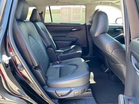 Certified 2025 Toyota Highlander XLE AWD/4WD image 23