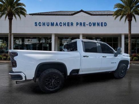 Used 2022 Chevrolet Silverado 2500 LTZ w/ LTZ Plus Package AWD/4WD image 7