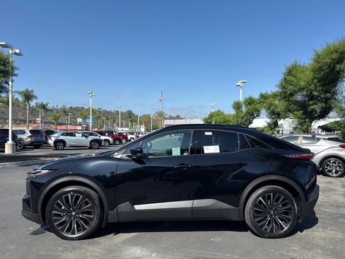 New 2026 Toyota C-HR AWD/4WD image 4