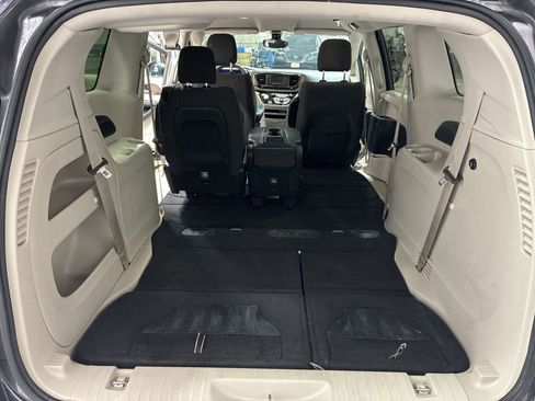 Used 2017 Chrysler Pacifica LX image 11