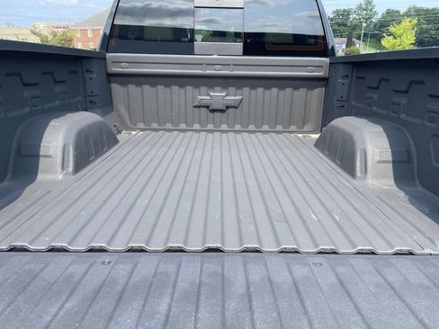 Used 2025 Chevrolet Silverado 1500 LTZ AWD/4WD image 39