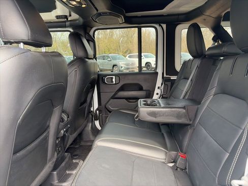 Used 2022 Jeep Wrangler Unlimited Sahara w/ Cold Weather Group image 25