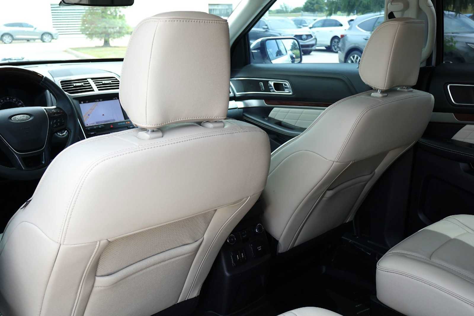 Used 2019 Ford Explorer Platinum AWD/4WD image 12