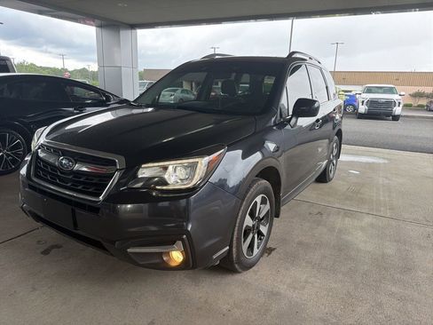 Used 2017 Subaru Forester 2.5i Limited AWD/4WD image 1