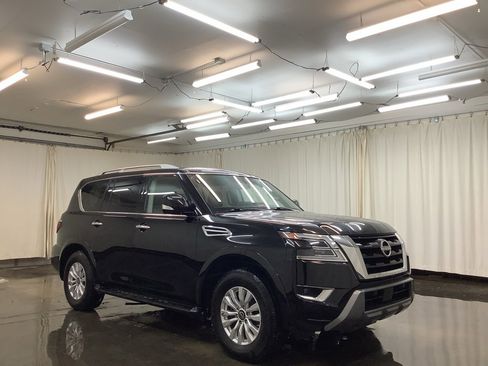 Used 2024 Nissan Armada SV image 4