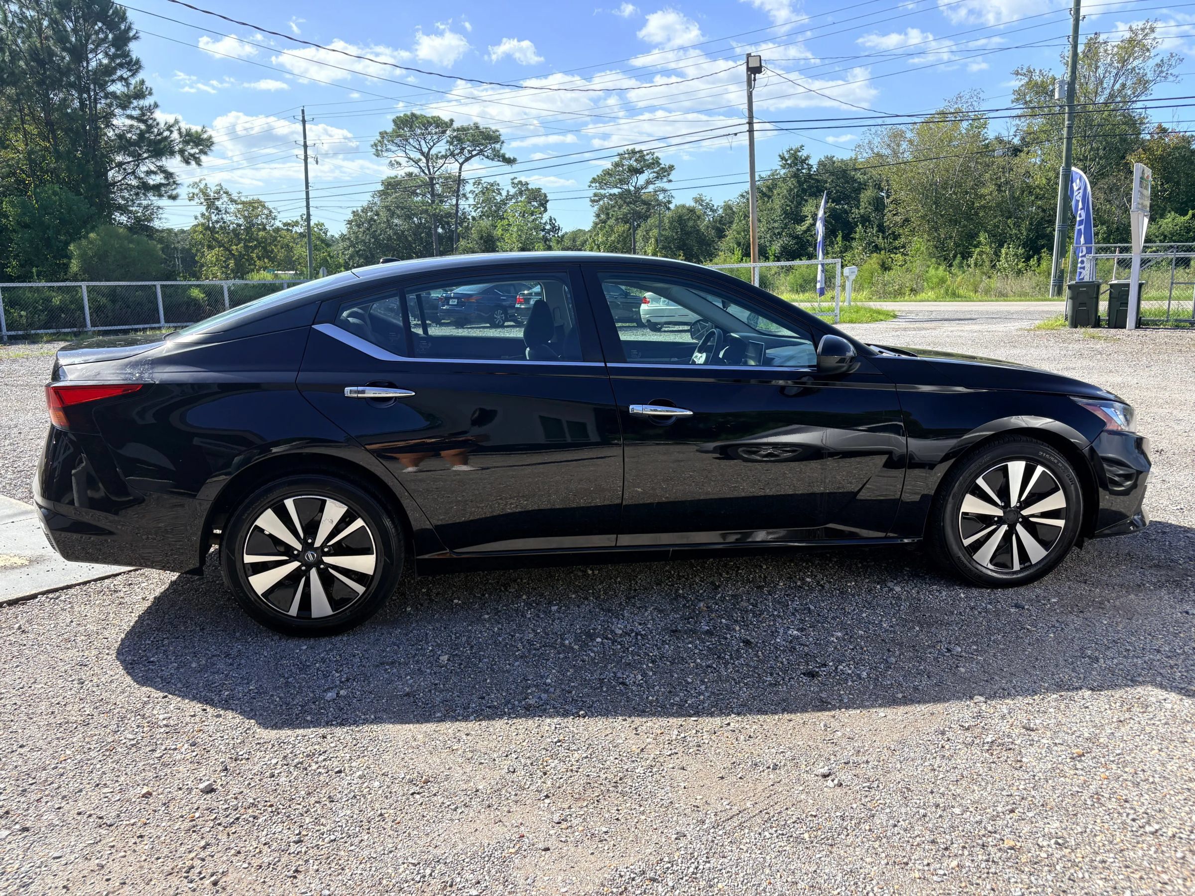 Used 2021 Nissan Altima 2.5 SV FWD image 6