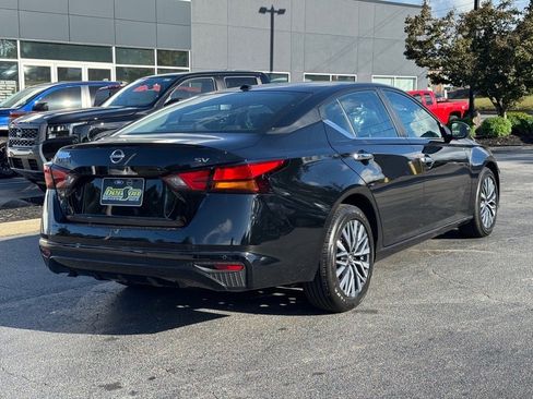 Certified 2024 Nissan Altima 2.5 SV image 3