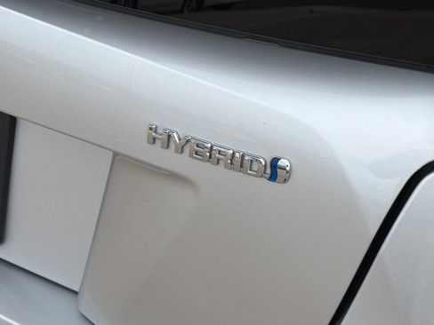 Used 2016 Toyota Prius Three image 35