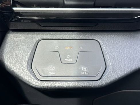 Certified 2023 Volkswagen ID.4 Pro image 41