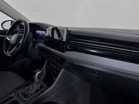 Used 2025 Volkswagen Jetta SE FWD image 28