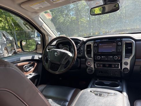 Used 2018 Nissan Titan Platinum Reserve w/ Platinum Utility Package AWD/4WD image 9