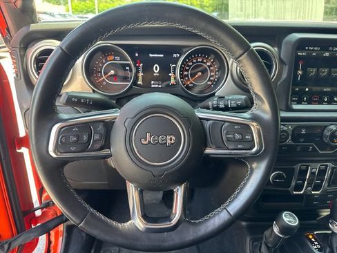 Used 2019 Jeep Wrangler Unlimited Sahara AWD/4WD image 19