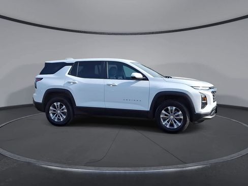 Used 2026 Chevrolet Equinox LT w/ Convenience Package II image 9