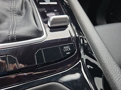 Used 2026 Jeep Compass Latitude image 59