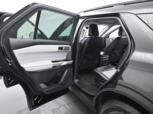 Certified 2022 Ford Explorer XLT w/ Equipment Group 202A image 21