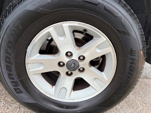 Used 2005 Ford Explorer Sport Trac XLT image 16