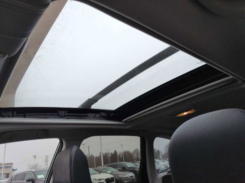 Used 2017 Subaru Forester 2.5i Touring image 15