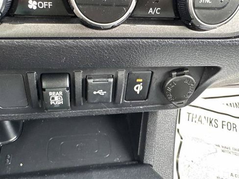 Used 2022 Toyota Tacoma TRD Sport AWD/4WD image 43