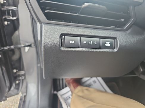 Used 2021 Nissan Altima 2.5 SR FWD image 11
