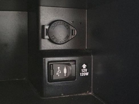 Used 2014 Toyota Camry LE image 30