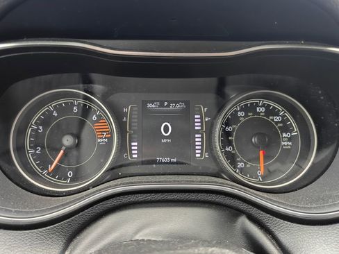 Used 2019 Jeep Cherokee Latitude Plus w/ Cold Weather Group AWD/4WD image 14