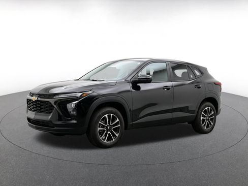Used 2025 Chevrolet TrailBlazer LT FWD image 3