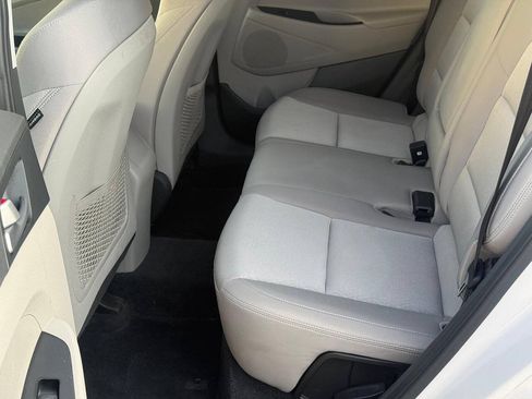 Used 2016 Hyundai Tucson SE w/ Option Group 02 AWD/4WD image 9