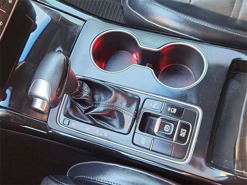 Used 2019 Kia Sorento SX image 16