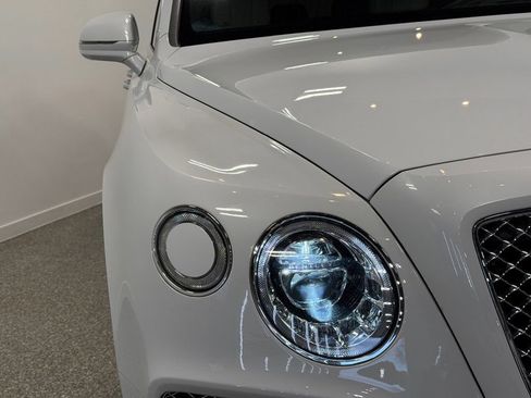 Used 2018 Bentley Bentayga Mulliner AWD/4WD image 11