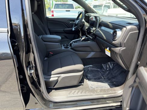 Used 2026 Chevrolet Colorado LT RWD image 10