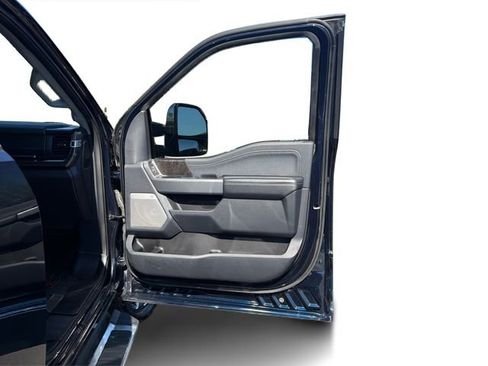 Used 2023 Ford F250 Lariat w/ Chrome Package image 23