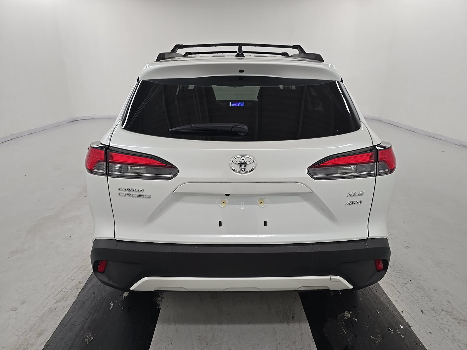 Used 2025 Toyota Corolla Cross XLE w/ Convenience Package AWD/4WD image 8