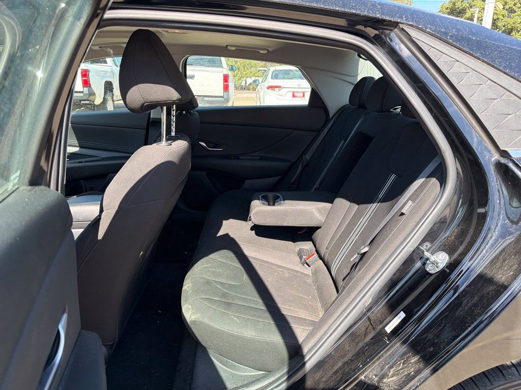 Used 2025 Hyundai Elantra SEL FWD image 16