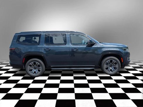 Used 2024 Jeep Wagoneer Series II w/ Flexible Seating Group AWD/4WD image 6