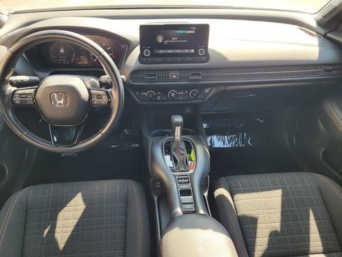 Used 2025 Honda HR-V Sport image 9