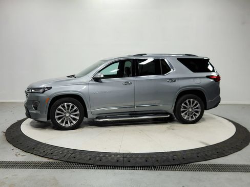Used 2023 Chevrolet Traverse Premier FWD image 5