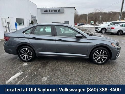 Certified 2025 Volkswagen Jetta SE image 2