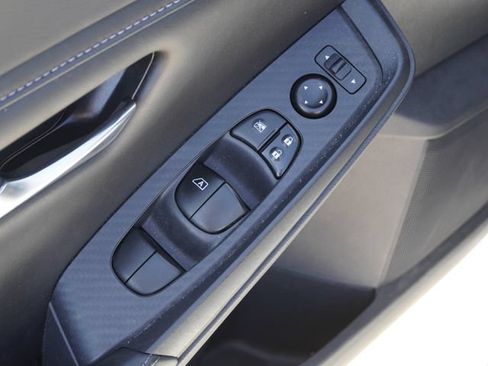 Used 2022 Nissan Sentra SV w/ Trunk Package FWD image 16