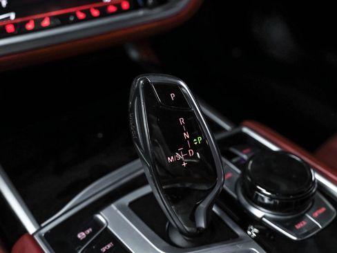 Used 2018 BMW M760i xDrive image 30