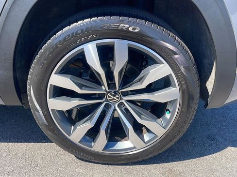 Used 2020 Volkswagen Atlas Cross Sport SEL R-Line AWD/4WD image 11