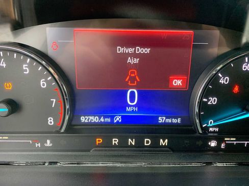 Used 2020 Ford Explorer XLT image 12