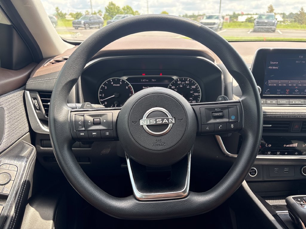 Used 2023 Nissan Rogue SV FWD image 14