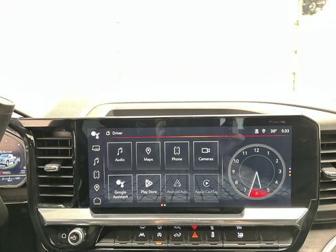 Used 2024 GMC Sierra 1500 SLT image 32